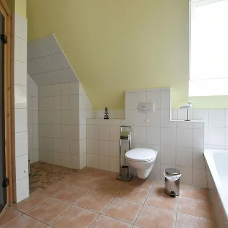 5-room In With Garden * Zierow