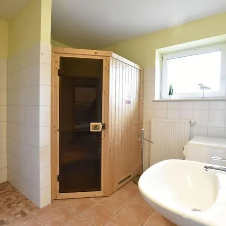 5-room In With Garden Ferienhaus *